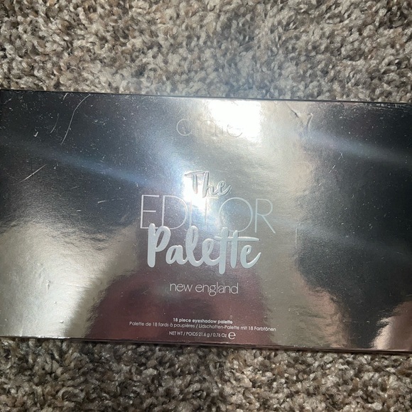 Eyeshadow palette - Picture 3 of 3